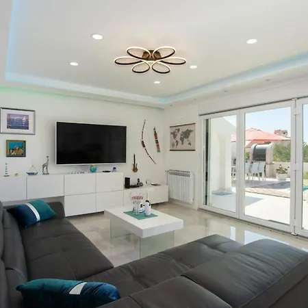 Irresistible Villa